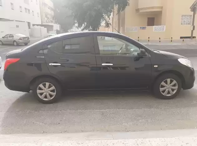 مستعملة Nissan Sunny للبيع في الدوحة #5267 - 1  صورة 